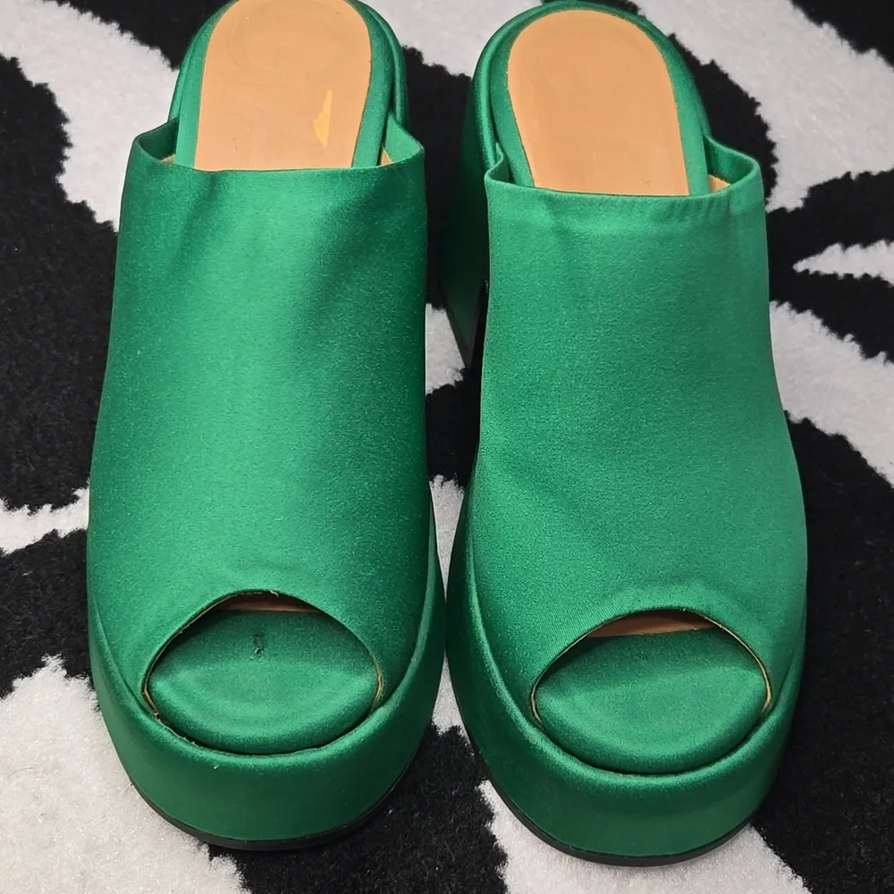 Ganni Green Mules & Clogs Vibrant Design - Picture 9 of 10
